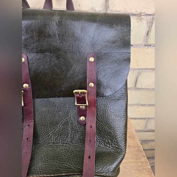 Vintage Leather Backpack - Picture 4 of 12
